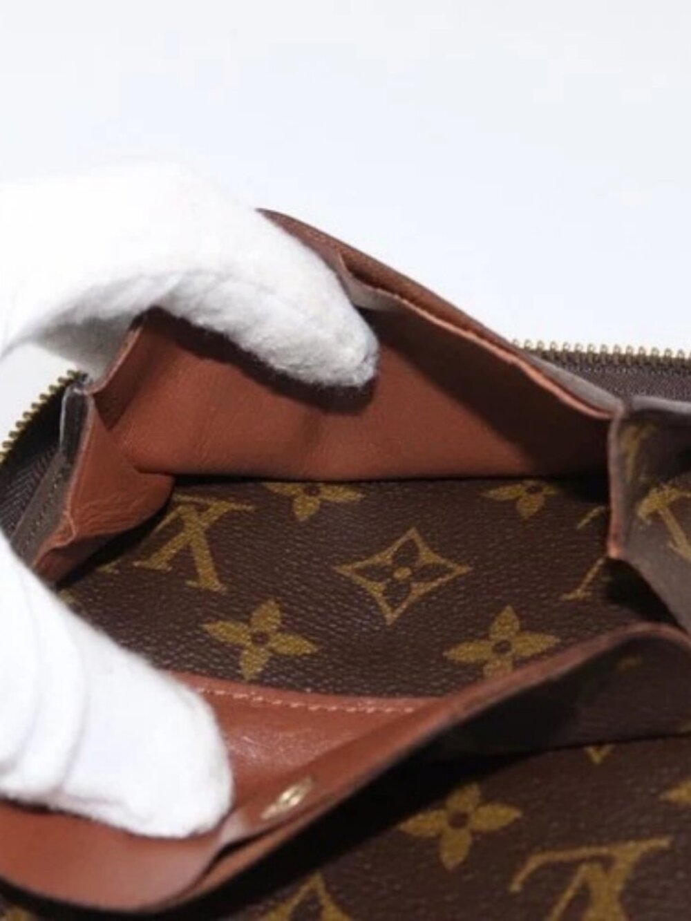 LOUIS VUITTON Monogram Poche Escapade Travel Case M60113 LV Auth 165190 - Picture 11 of 16